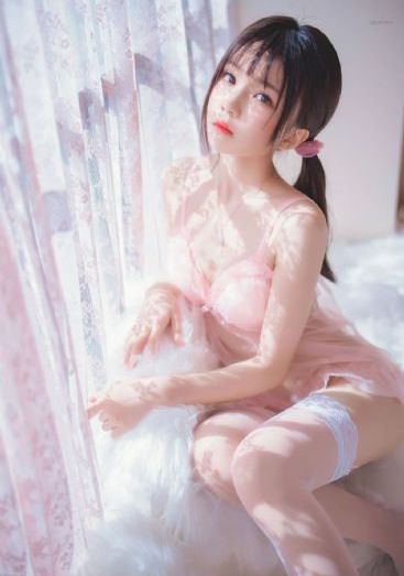 白丝美女被艹