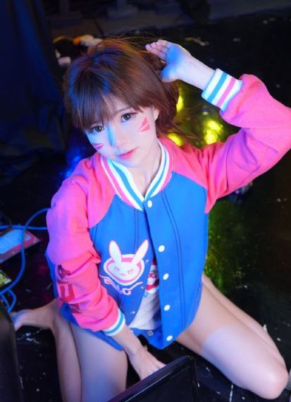摸丰满大乳奶水在线播放