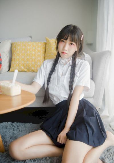 《漂亮的女邻居》在线
