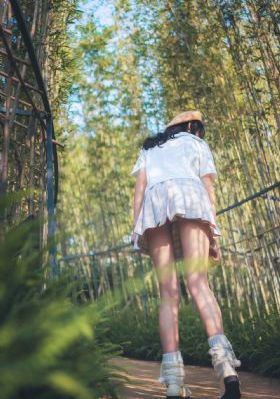 按摩店里的女大学生